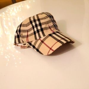 Burberry womans hat